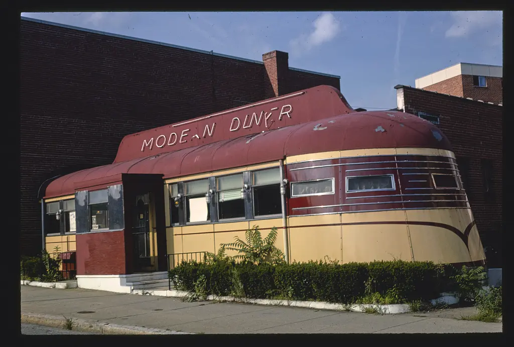 Modern Diner, diagonal front detail, Dexter Avenue, Pawtucket, Rhode Island